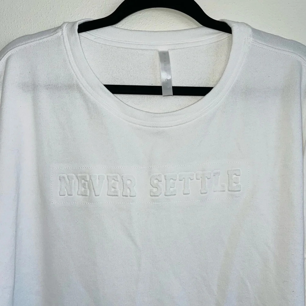 Fabletics Never Settle White Pullover Graphic Swe… - image 4